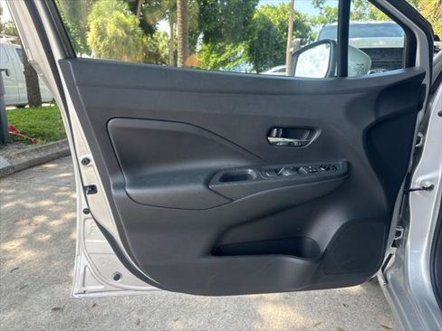 Used 2025 Nissan Versa SV FWD image 14