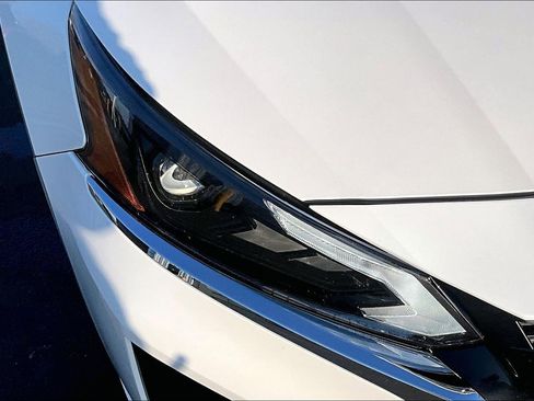 Used 2024 Nissan Altima 2.5 SV image 32