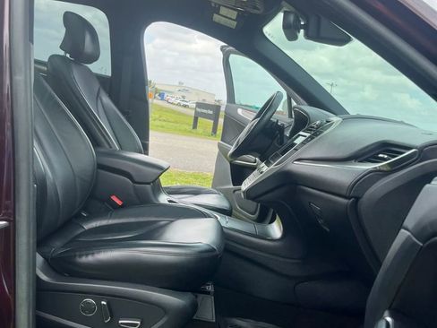 Used 2019 Lincoln MKC Select w/ Select Plus Package image 12