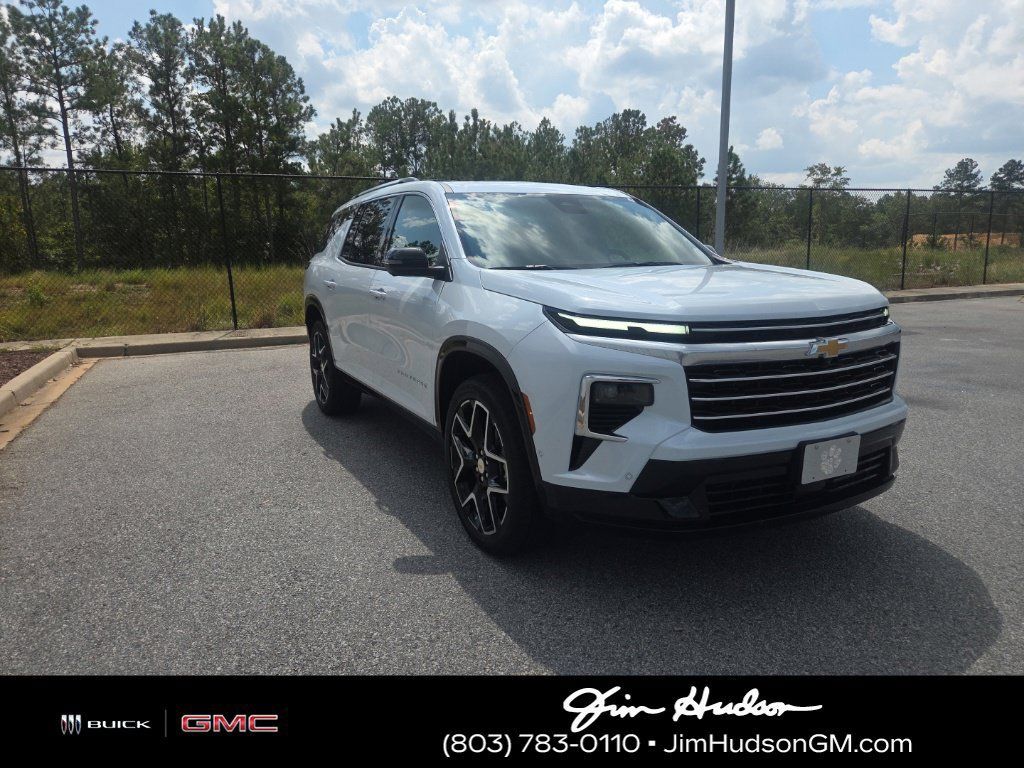 Certified 2026 Chevrolet Traverse High Country FWD image 3