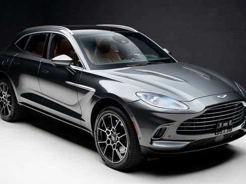 Used 2021 Aston Martin DBX image 38