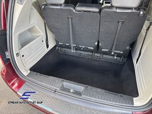 Used 2019 Dodge Grand Caravan SXT image 13