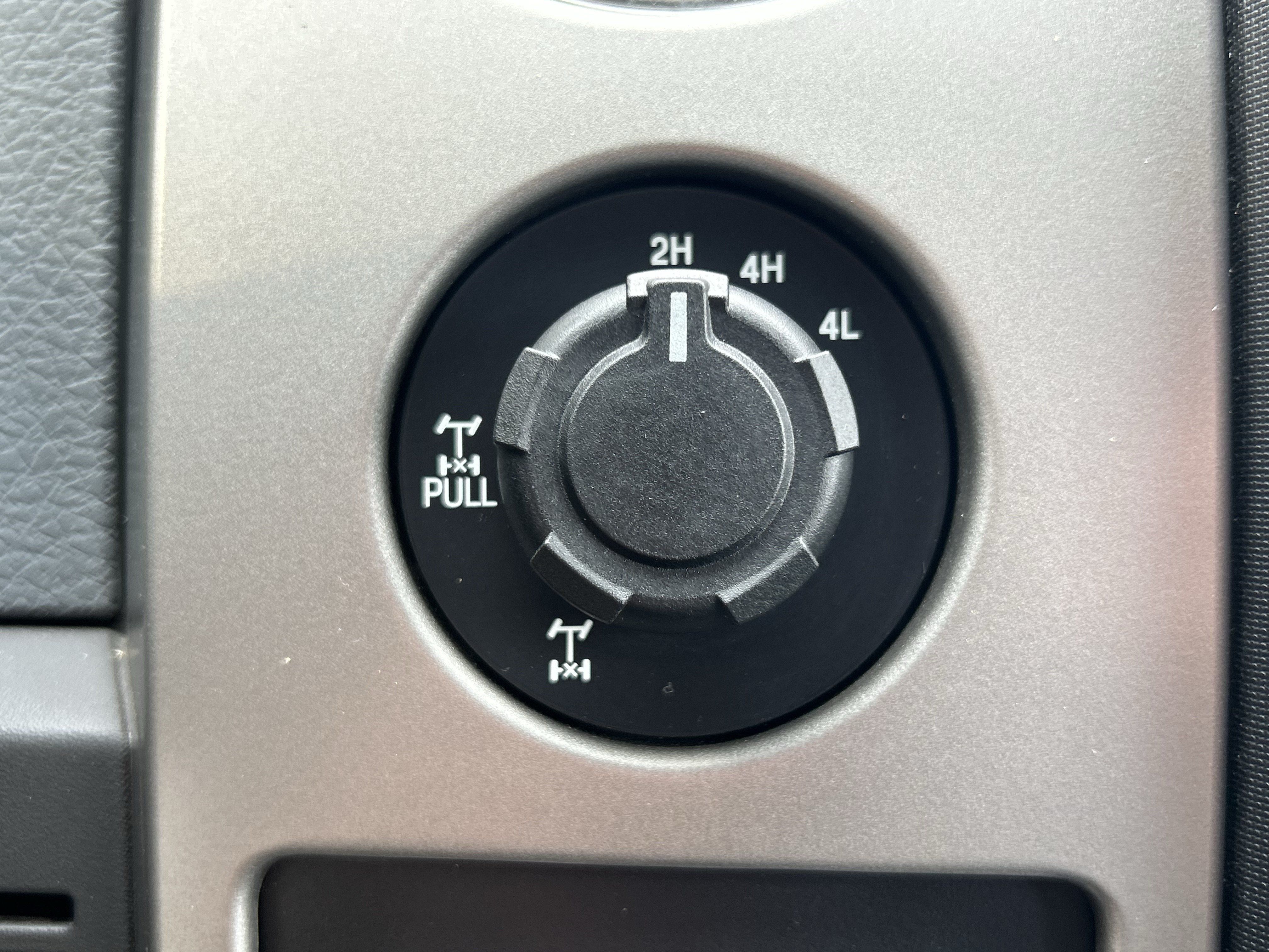 Used 2014 Ford F150 XLT w/ Equipment Group 302A Luxury AWD/4WD image 32