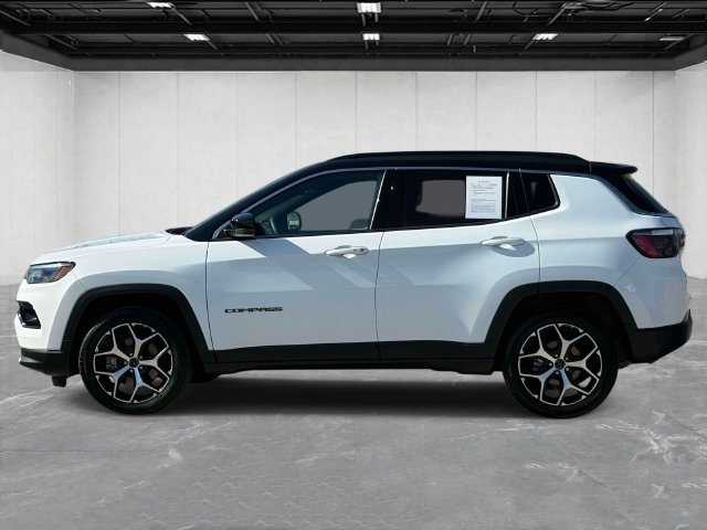 Used 2025 Jeep Compass Limited AWD/4WD image 2