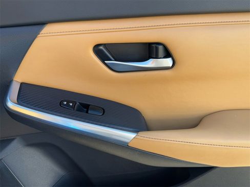 Used 2020 Nissan Sentra SV w/ SV Premium Package image 24