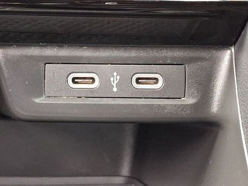 Used 2025 Volkswagen Jetta SE FWD image 25