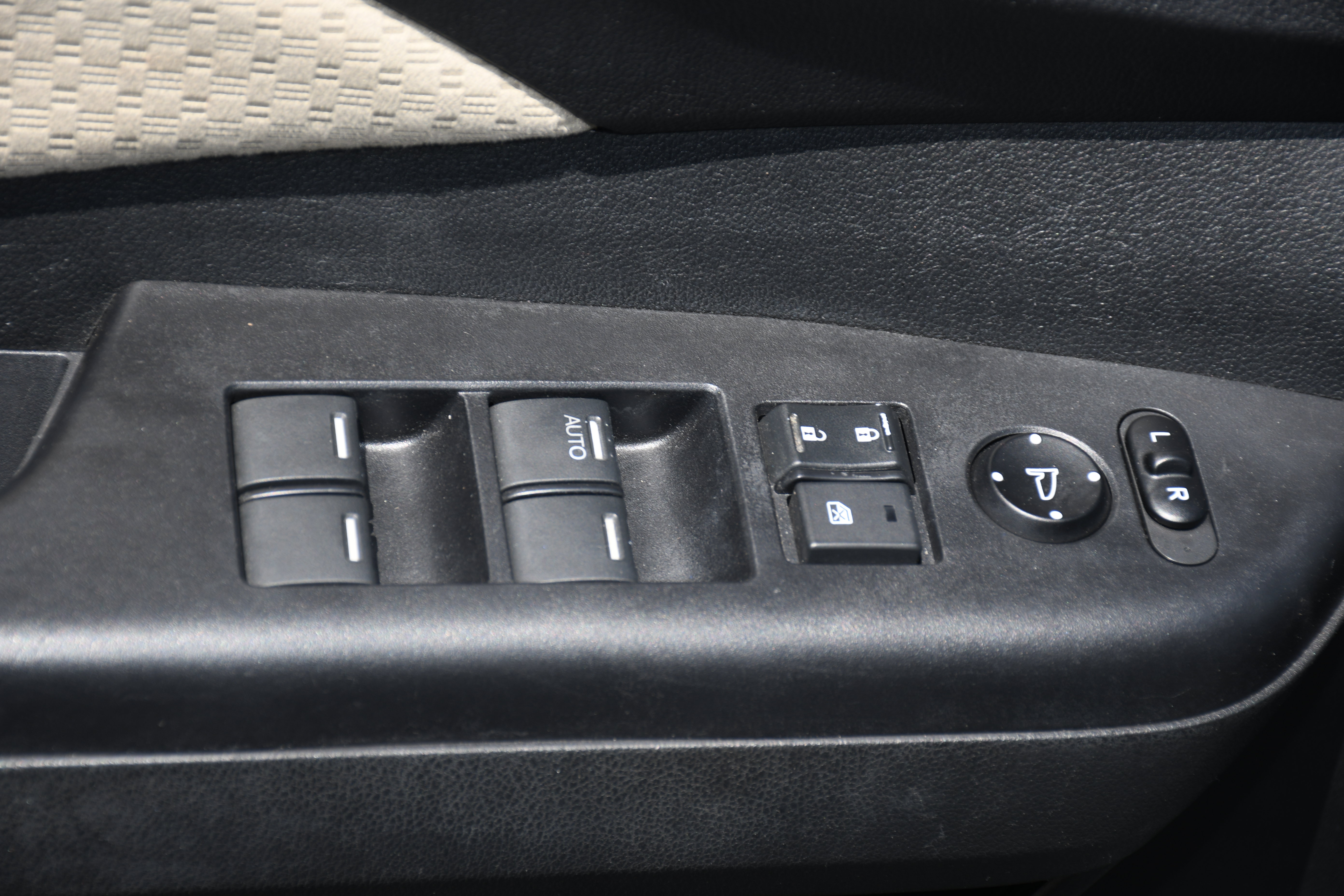 Used 2016 Honda CR-V EX image 12