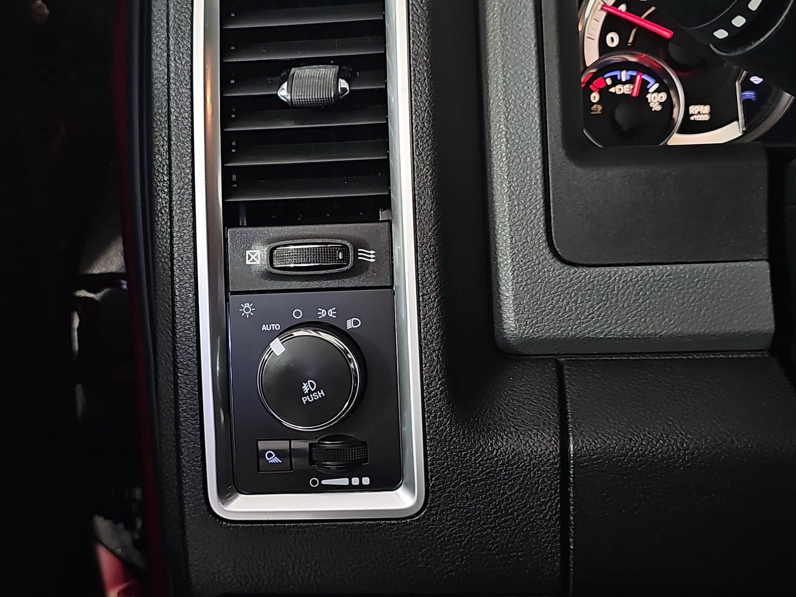 Used 2017 RAM 1500 Big Horn RWD image 24