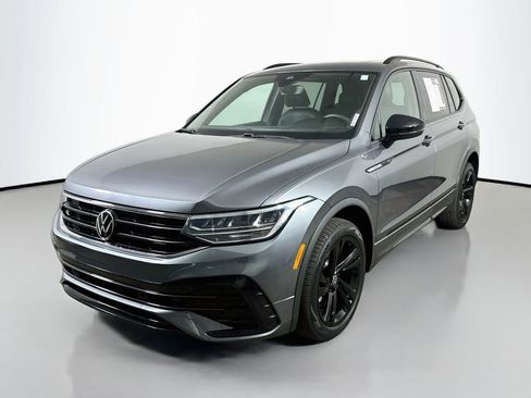 Used 2023 Volkswagen Tiguan SE R-Line FWD image 3