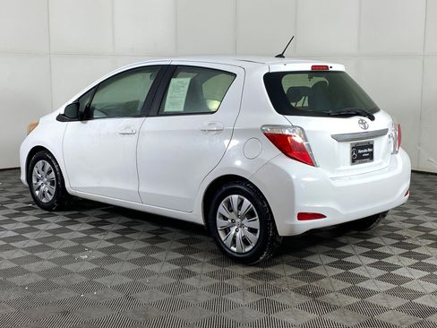 Used 2012 Toyota Yaris L image 3