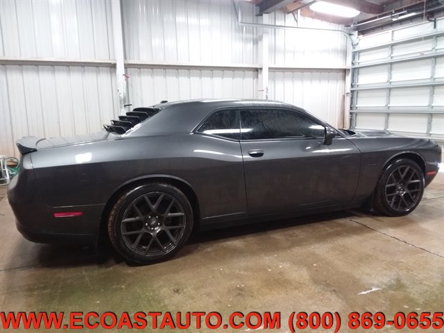 Used 2018 Dodge Challenger R/T w/ Blacktop Package RWD image 5