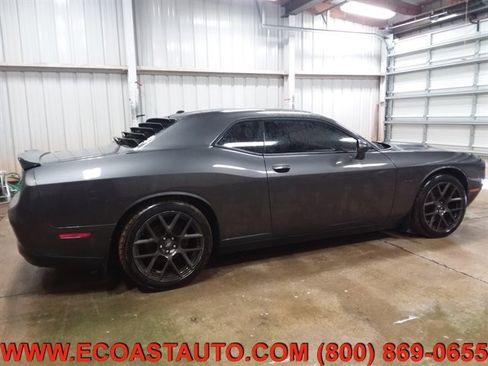 Used 2018 Dodge Challenger R/T w/ Blacktop Package image 5