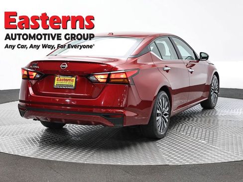 Used 2025 Nissan Altima 2.5 SV FWD image 5