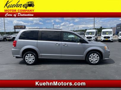 Used 2018 Dodge Grand Caravan SE w/ UConnect Hands-Free Group