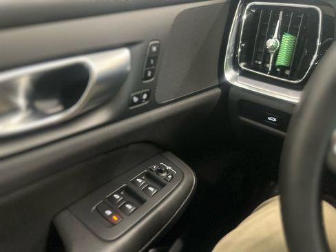 Used 2024 Volvo S60 B5 Core image 25