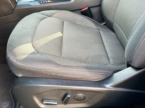 Used 2018 Ford Explorer XLT AWD/4WD image 20