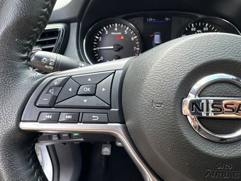 Used 2020 Nissan Rogue SV AWD/4WD image 14