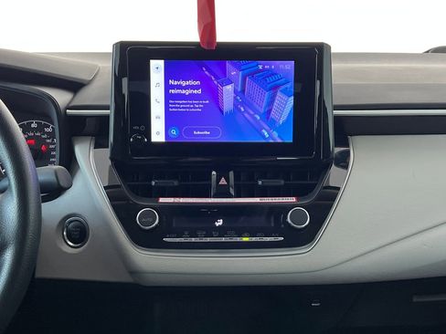 Used 2025 Toyota Corolla LE w/ Convenience Package image 20