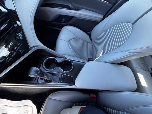 Used 2024 Toyota Camry SE w/ Convenience Package image 19