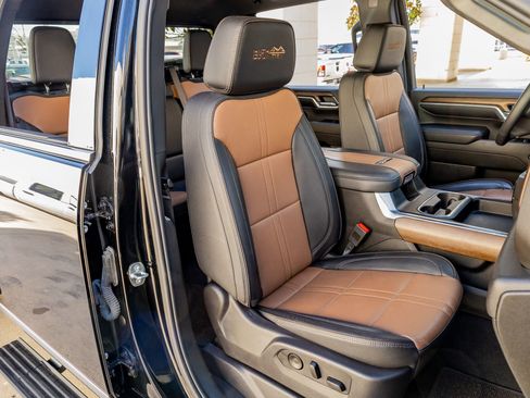 Used 2024 Chevrolet Silverado 3500 High Country w/ Technology Package image 29