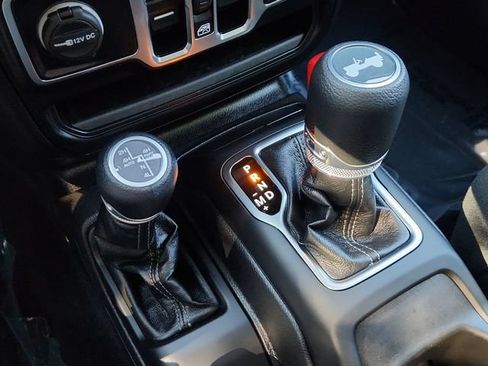 Used 2025 Jeep Wrangler Unlimited Sahara AWD/4WD image 42