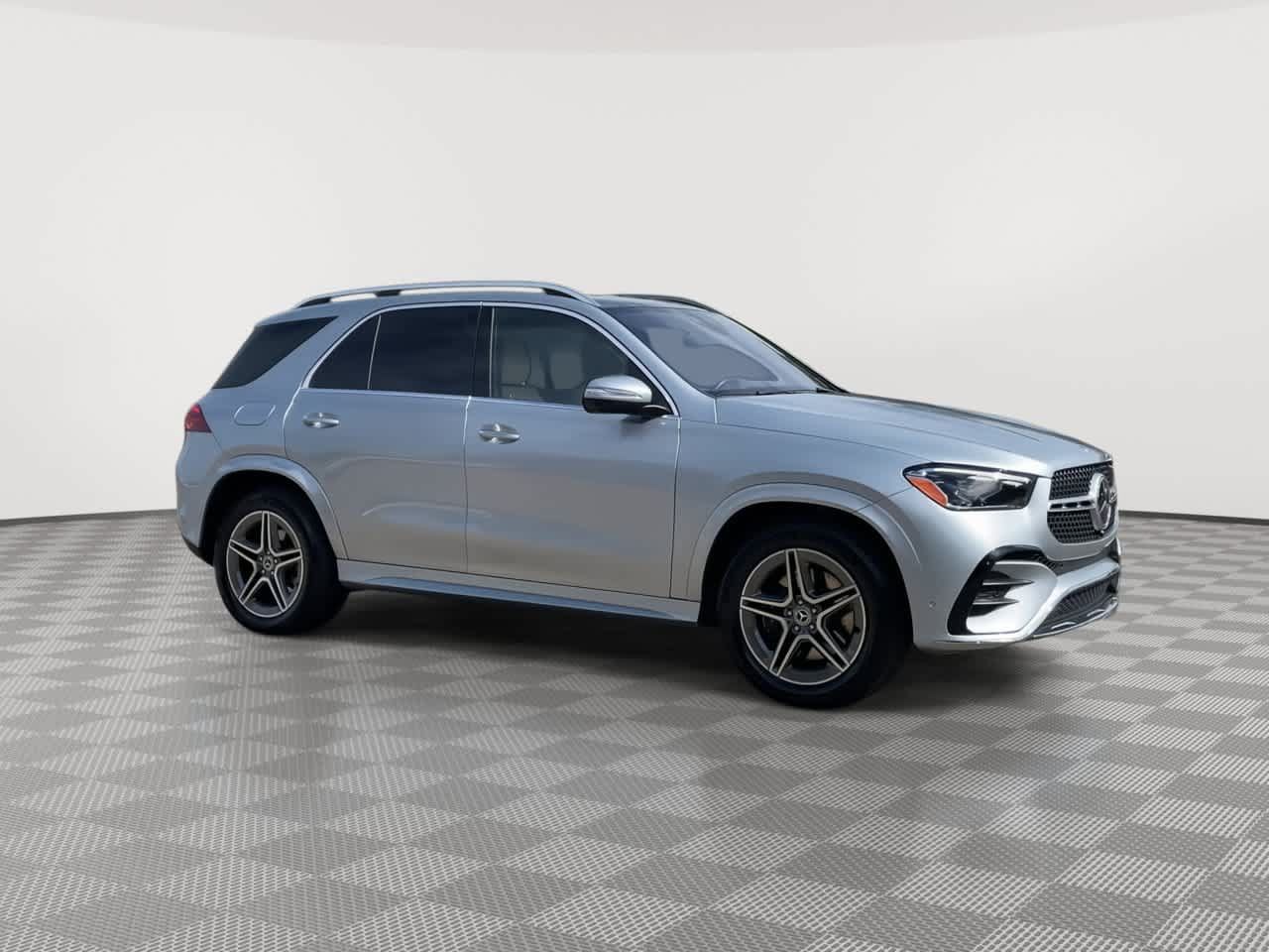 Used 2024 Mercedes-Benz GLE 450e 4MATIC image 2