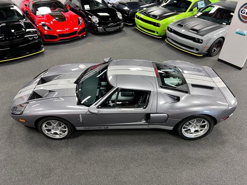 Used 2006 Ford GT image 9