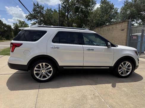 Used 2016 Ford Explorer Limited w/ Equipment Group 301A FWD image 15