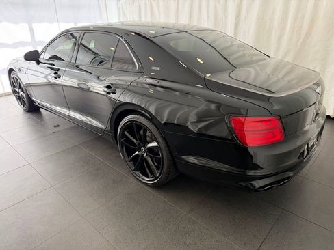 Used 2024 Bentley Flying Spur V8 AWD/4WD image 3
