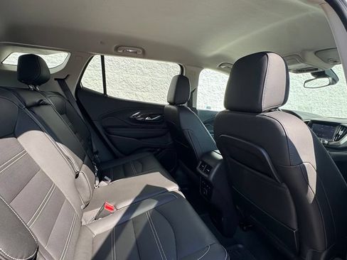 Used 2024 GMC Terrain Denali w/ Denali Premium Package AWD/4WD image 11