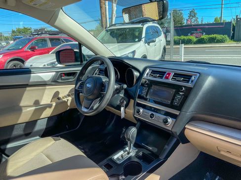Used 2018 Subaru Outback 2.5i AWD/4WD image 33