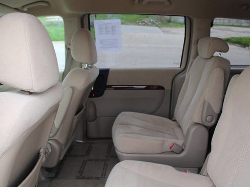 Used 2007 Hyundai Entourage GLS FWD image 15