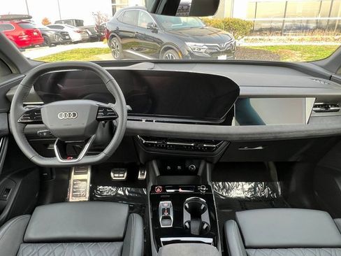 Certified 2025 Audi SQ6 e-tron Prestige w/ Black Optic Package image 2