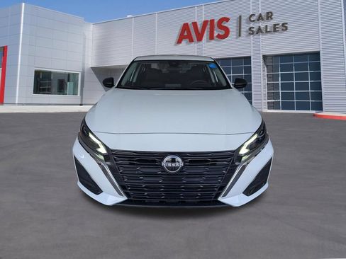Used 2025 Nissan Altima 2.5 SV FWD image 2