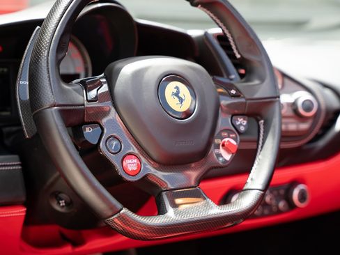 Used 2018 Ferrari 488 Spider RWD image 39