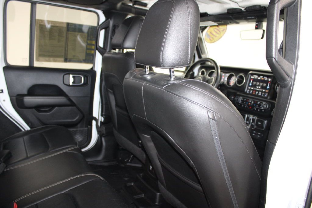 Used 2018 Jeep Wrangler Unlimited Sahara AWD/4WD image 25