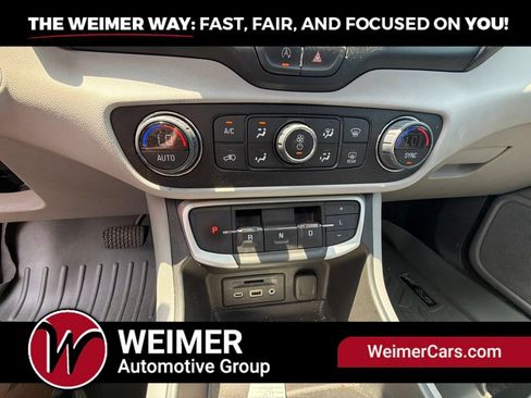 Used 2022 GMC Terrain SLT AWD/4WD image 27