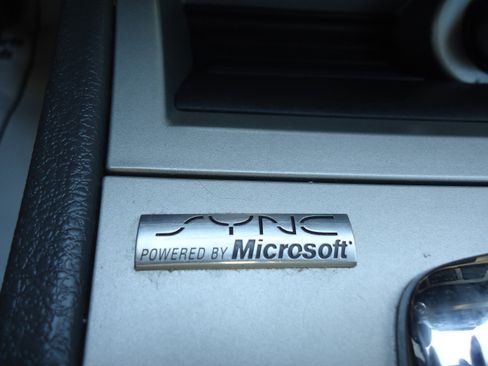 Used 2011 Ford Fusion SEL FWD image 16