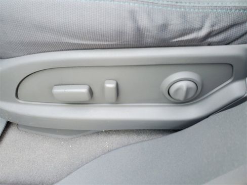 Used 2015 Chevrolet Traverse LT w/ Style and Technology Package image 7