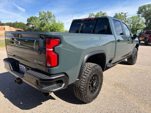 New 2026 Chevrolet Silverado 2500 ZR2 AWD/4WD image 11