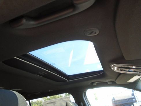 New 2025 Jeep Grand Cherokee L Laredo image 15