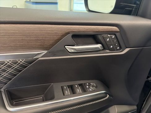 Used 2025 GMC Acadia Denali w/ LPO, Cargo Package image 36