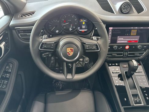 New 2026 Porsche Macan image 16
