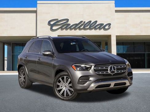 Used 2025 Mercedes-Benz GLE 450e 4MATIC image 2