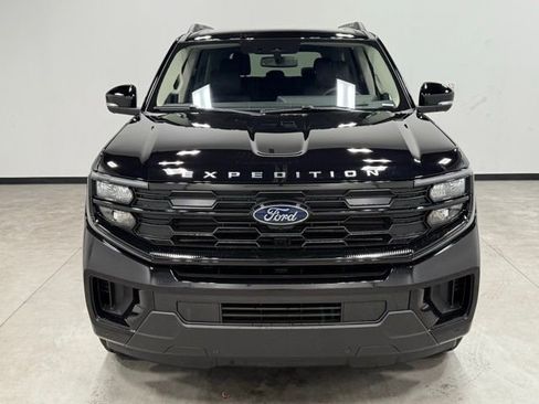 New 2025 Ford Expedition Active image 4
