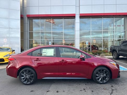 New 2026 Toyota Corolla SE image 2