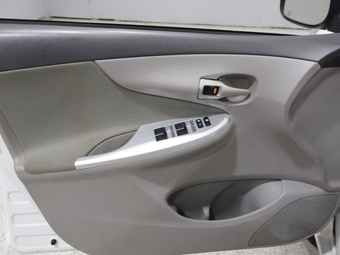 Used 2010 Toyota Corolla LE w/ All Weather Guard Pkg FWD image 13