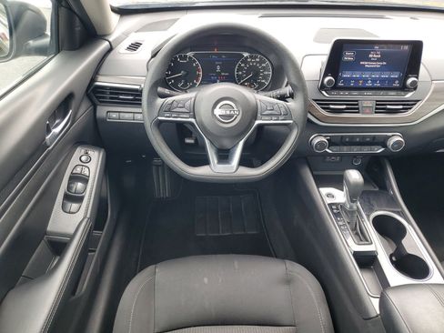 Used 2024 Nissan Altima 2.5 SV image 25