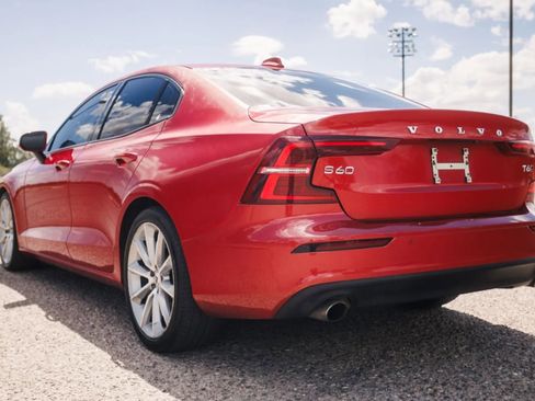 Used 2020 Volvo S60 T6 Momentum image 9