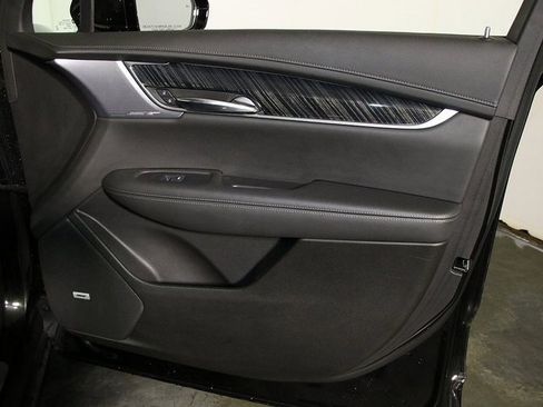 Used 2024 Cadillac XT6 Premium Luxury image 35